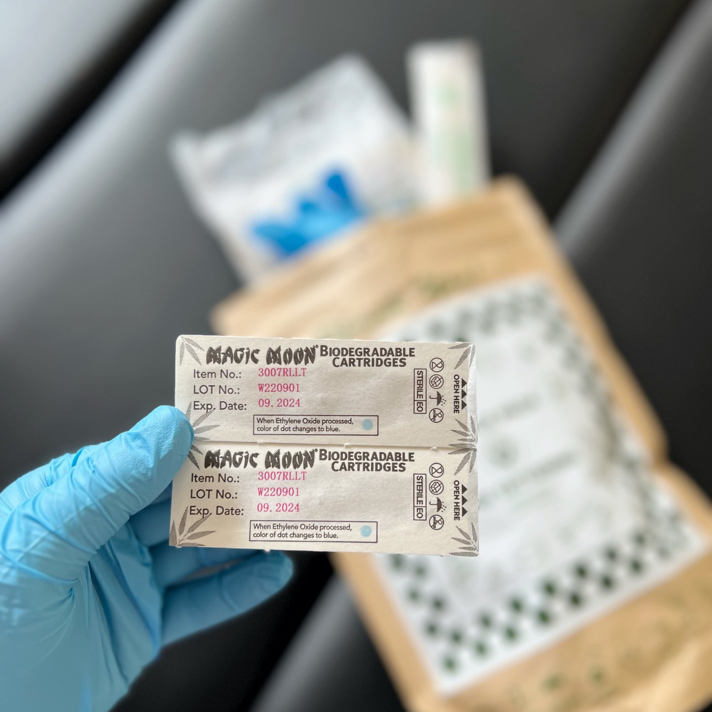 Sample pack with cartridges