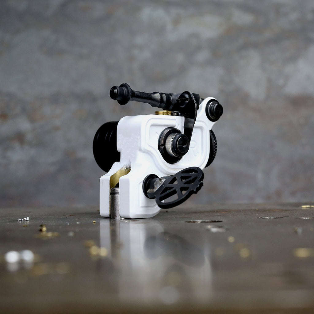 Dan Kubin Sidewinder 46er - White x Black